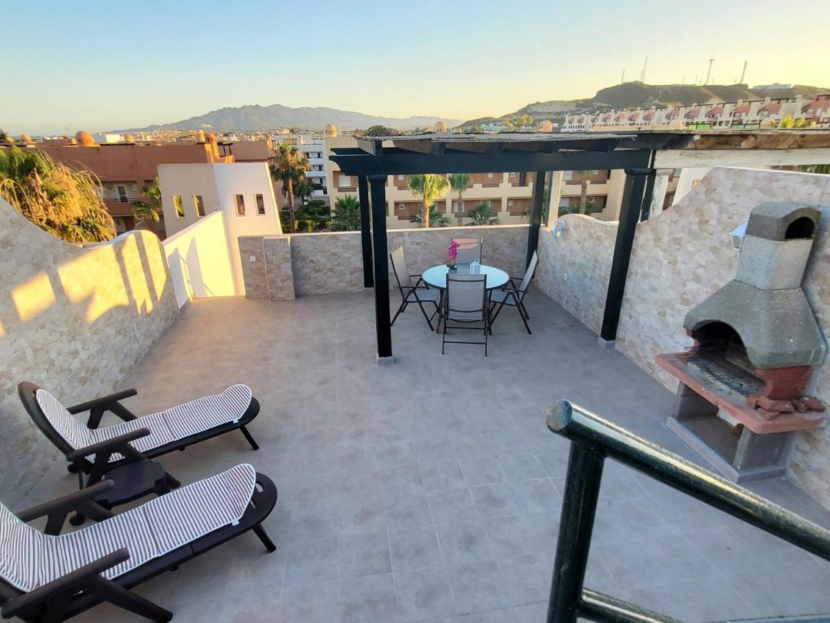 Ático dúplex con piscina privada y vistas al mar en Paraíso de Vera! Exterior foto