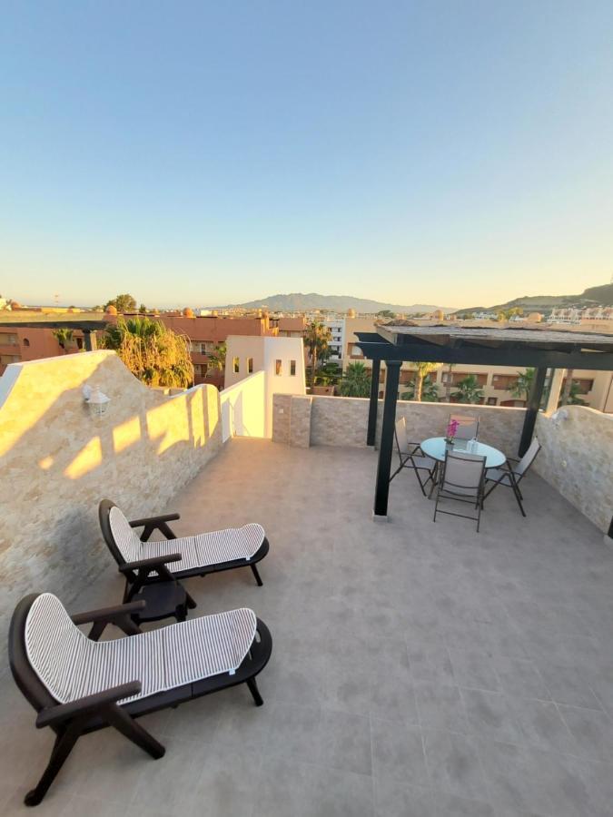 Ático dúplex con piscina privada y vistas al mar en Paraíso de Vera! Exterior foto