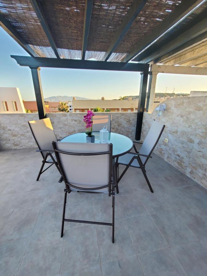 Ático dúplex con piscina privada y vistas al mar en Paraíso de Vera! Exterior foto